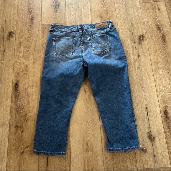 Seven7 Melissa McCarthy Classic Medium Wash Straight Leg Cropped Jean Sz 14W GUC - Picture 7 of 7